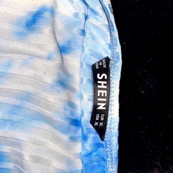 Brand New ♥︎ Shein Crop Top ♥︎ - Picture 4 of 4